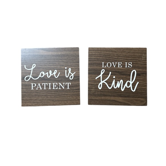 Wall decor, “love is patient” “love is kind” - Picture 1 of 4